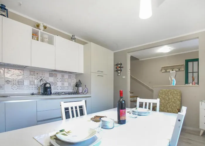 Apartment Awesome In With Wifi Carro
